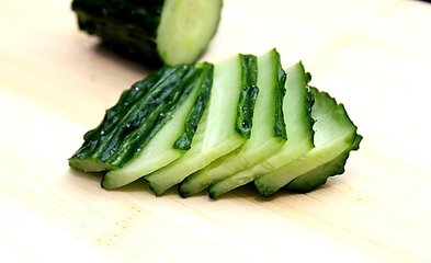 黃(huáng)瓜有(yǒu)哪些(xiē)神奇功效?