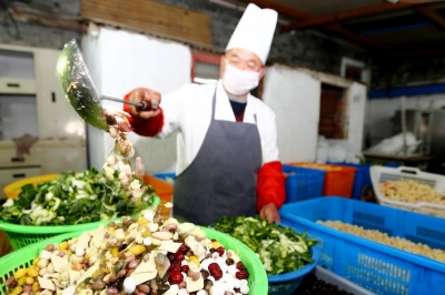 臘八節員(yuán)工(gōng)食堂也(yě)能(néng)喝(hē)到(dào)臘八粥